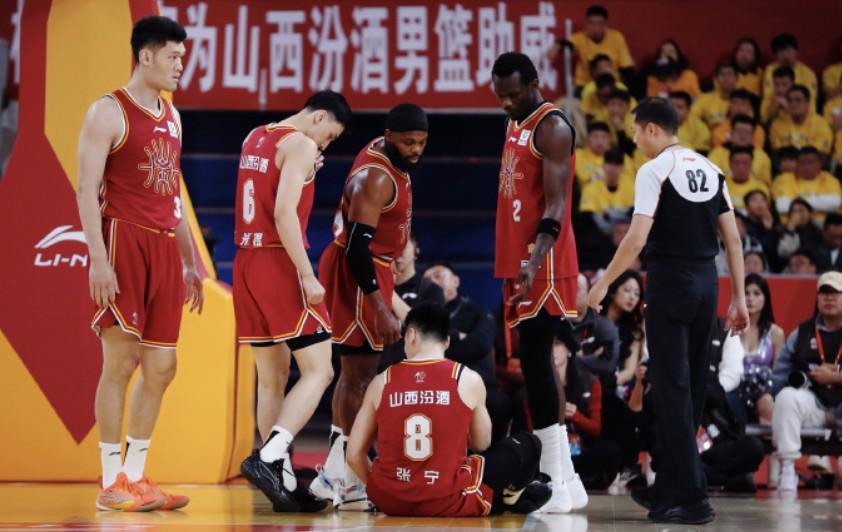 张宁回应大腿肌肉撕裂：再选一次我还是会在那个节点上场打球