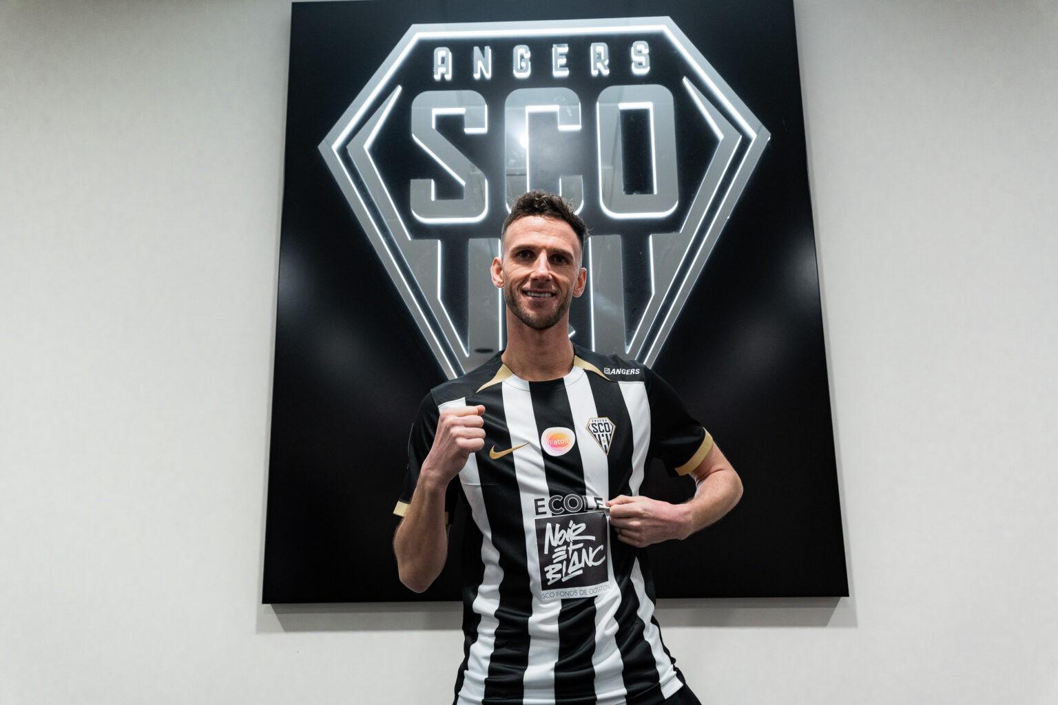 开云体育-官方：昂热租借阿贾克斯中场范登博门至本赛季结束