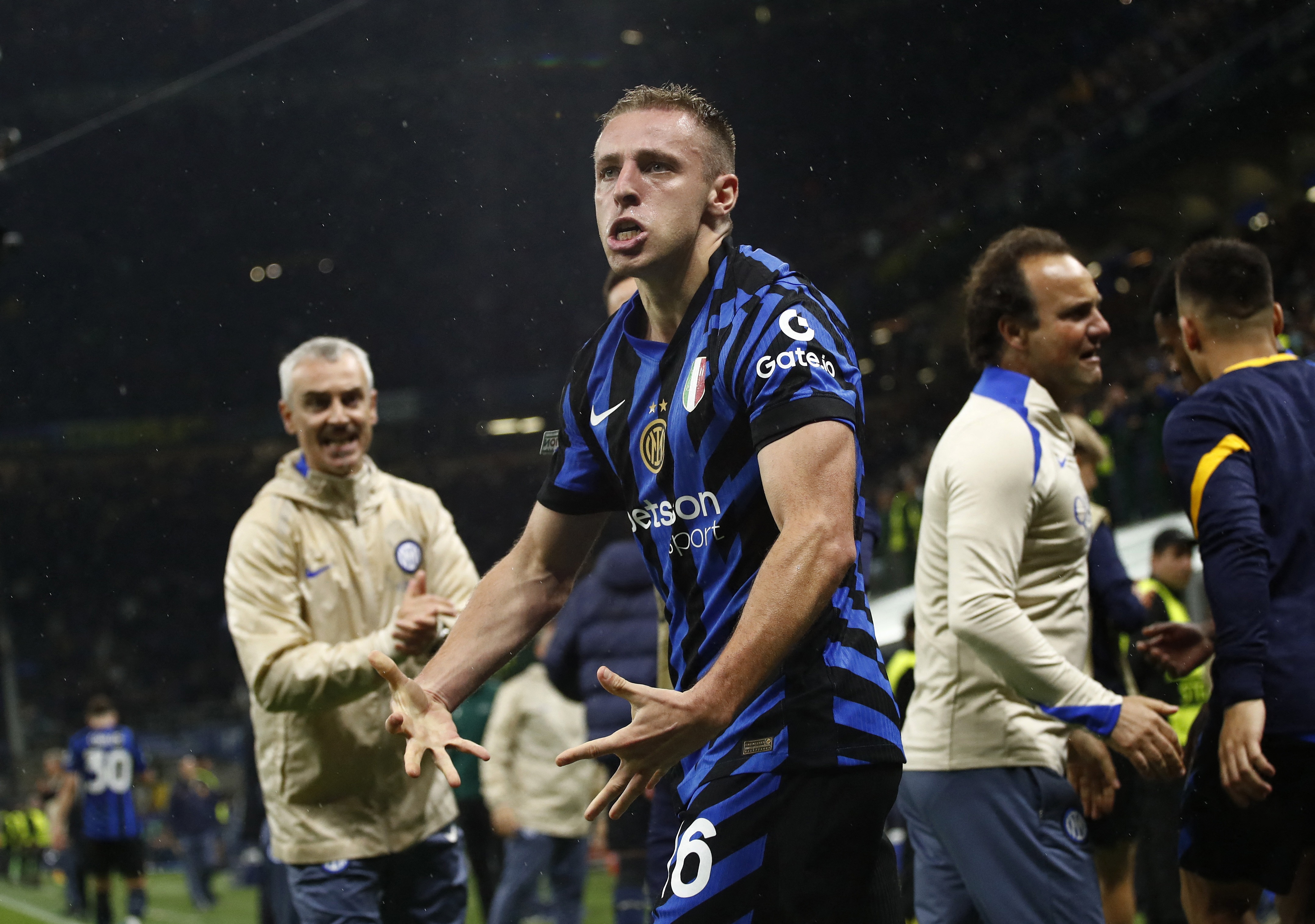 开云体育官方-记者：诺丁汉森林租借弗拉泰西曾达协议，因国米没替代者未能成行